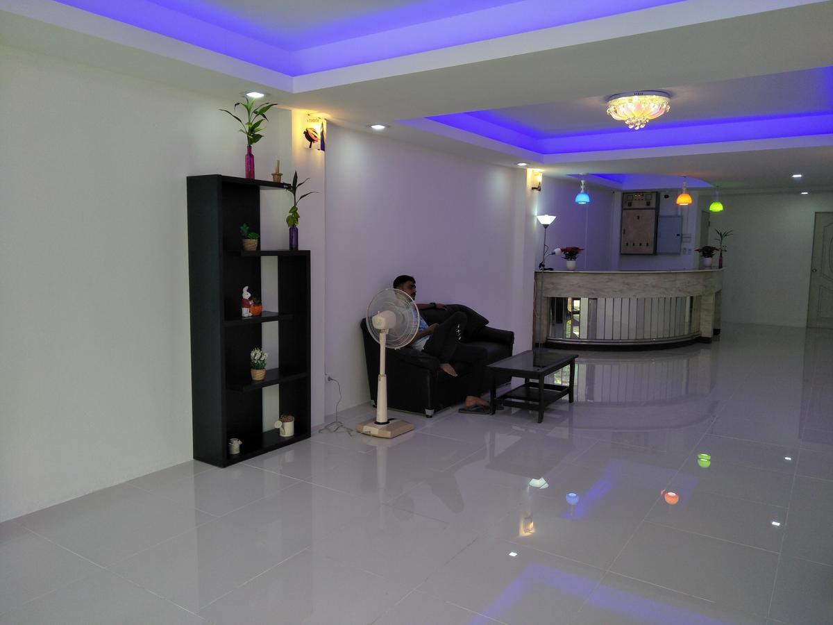 Hotel The Chillax Pattaya Esterno foto