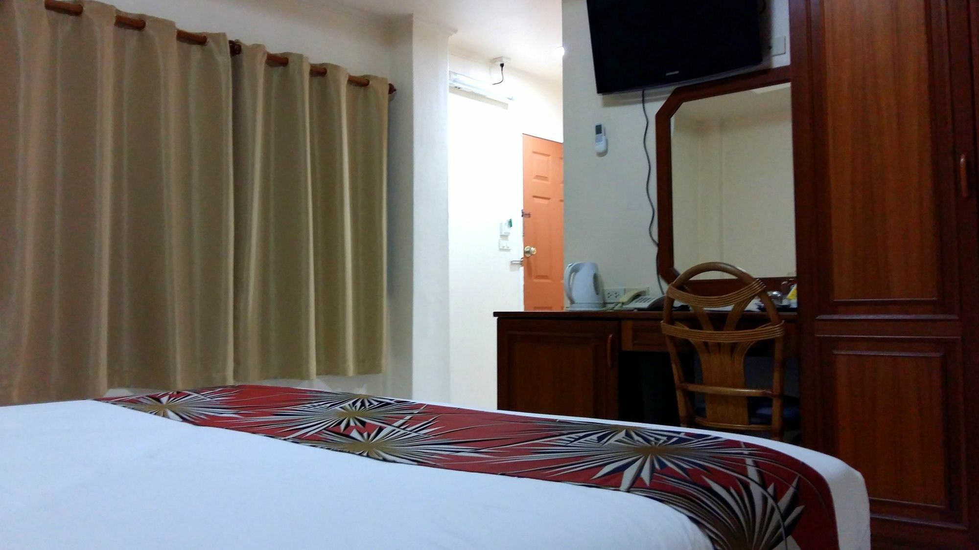 Hotel The Chillax Pattaya Esterno foto