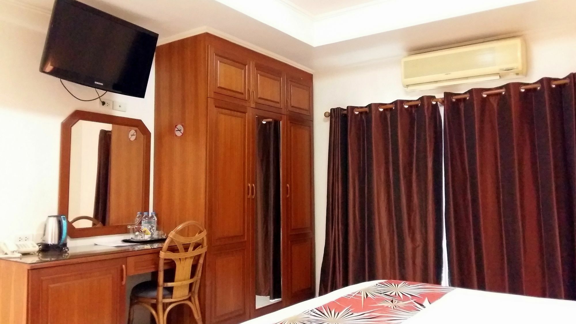 Hotel The Chillax Pattaya Esterno foto